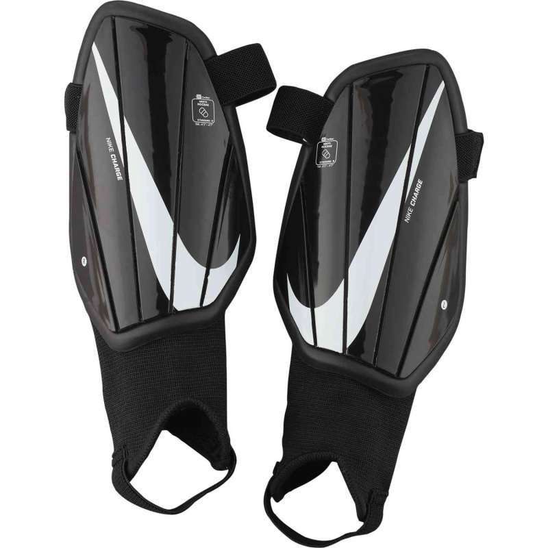 Ochraniacze NIKE JR CHARGE SP2165-010 