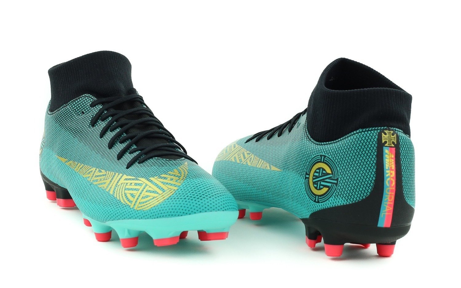 新サッカースパイクNike Zoom Mercurial Vapor 15 Academy CR7MG